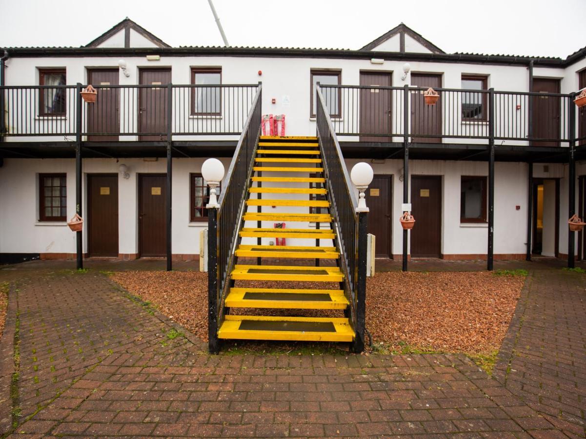 Longforgan Coaching Inn ดันดี ภายนอก รูปภาพ